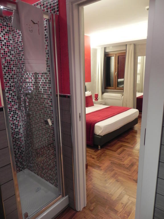 Gente Di Notte Hotel Frascati Bagian luar foto