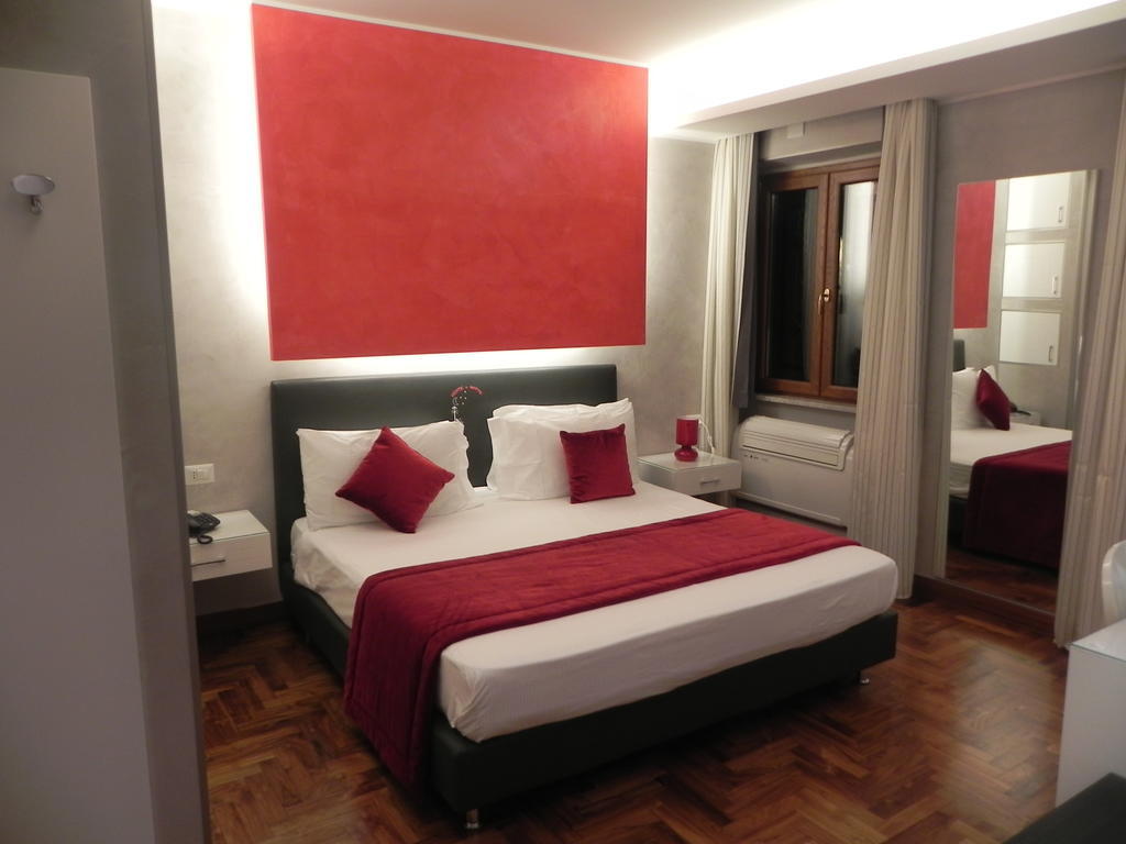 Gente Di Notte Hotel Frascati Ruang foto