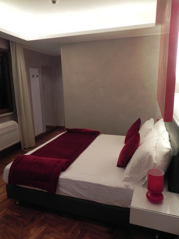 Gente Di Notte Hotel Frascati Bagian luar foto